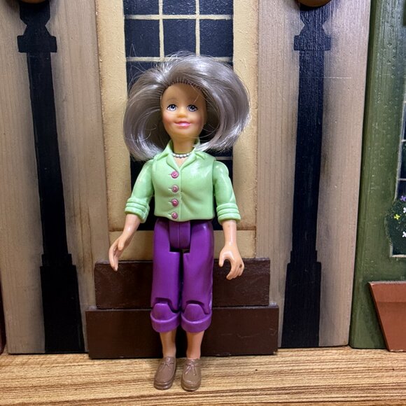 Vintage 2000 Fisher-Price Loving Family Woman Mom Granny Dollhouse Figure 5.5" - Picture 2 of 10